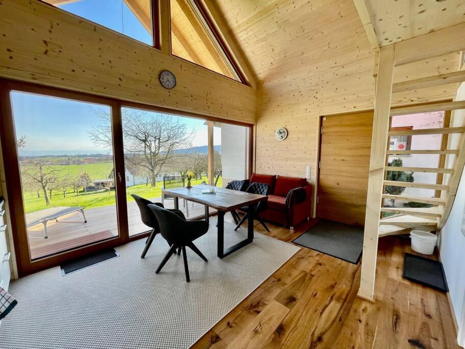 Zweistoeckiges Natur-Holzhaus Mit Berg- & Seesicht Horgenzell 外观 照片