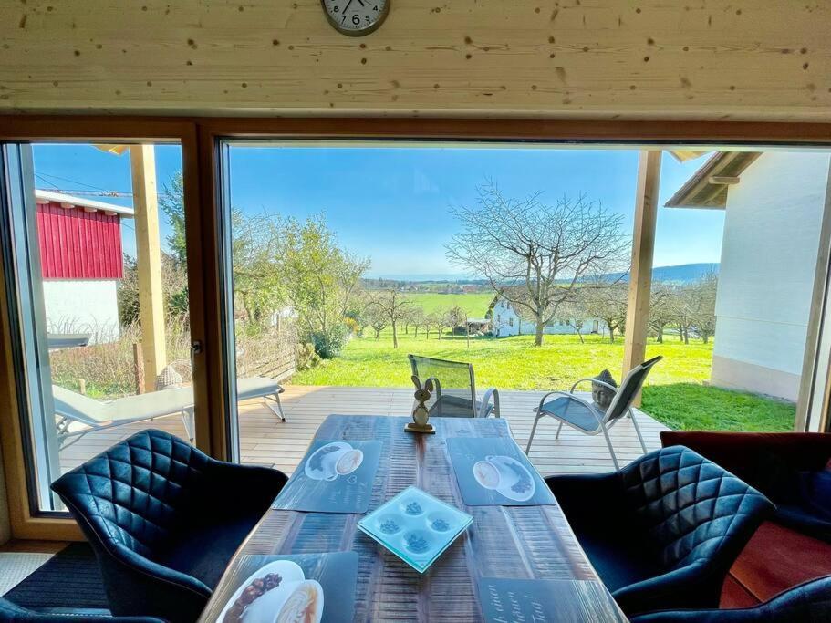 Zweistoeckiges Natur-Holzhaus Mit Berg- & Seesicht Horgenzell 外观 照片